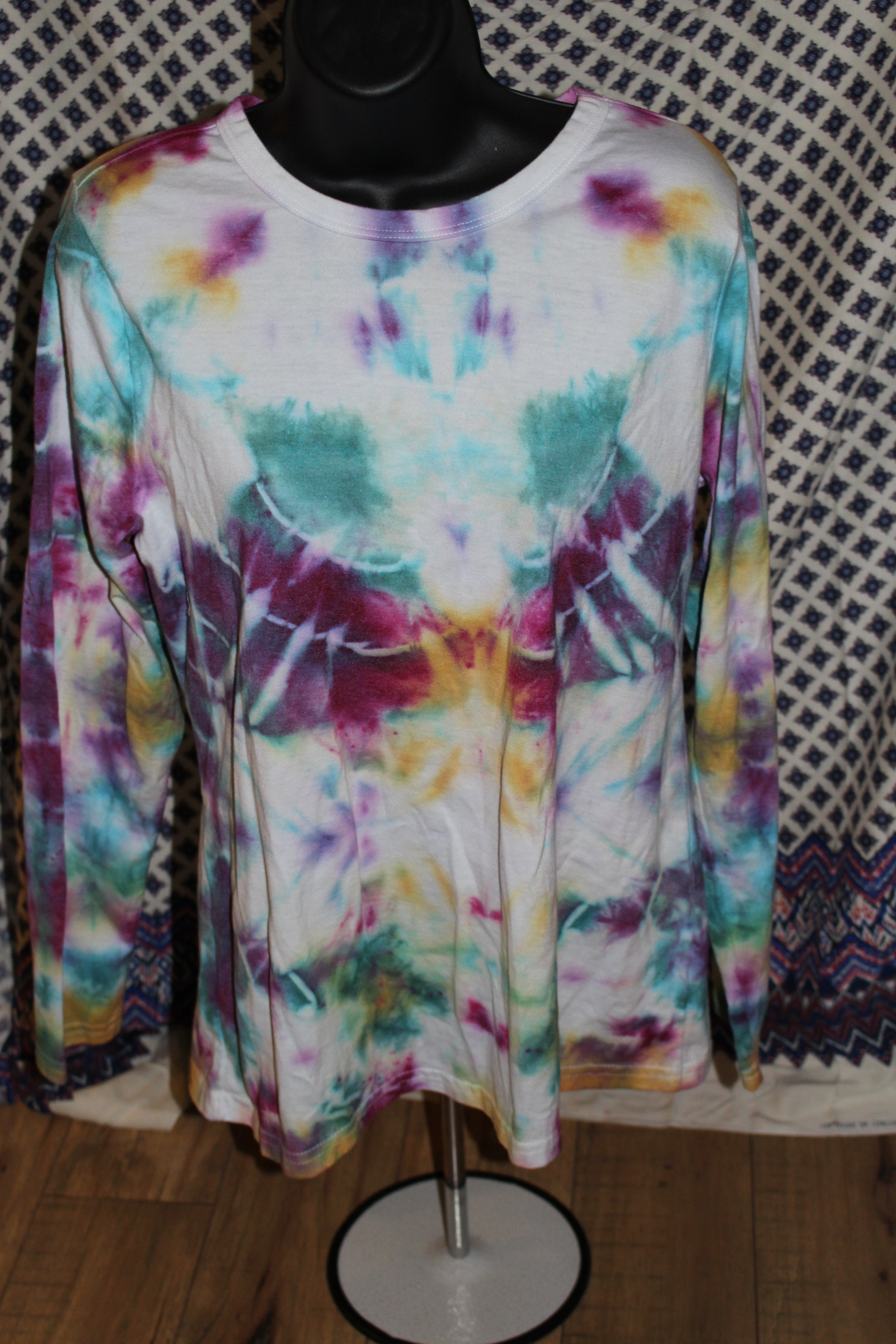 Tie Dye - Women's Large Long Sleeve