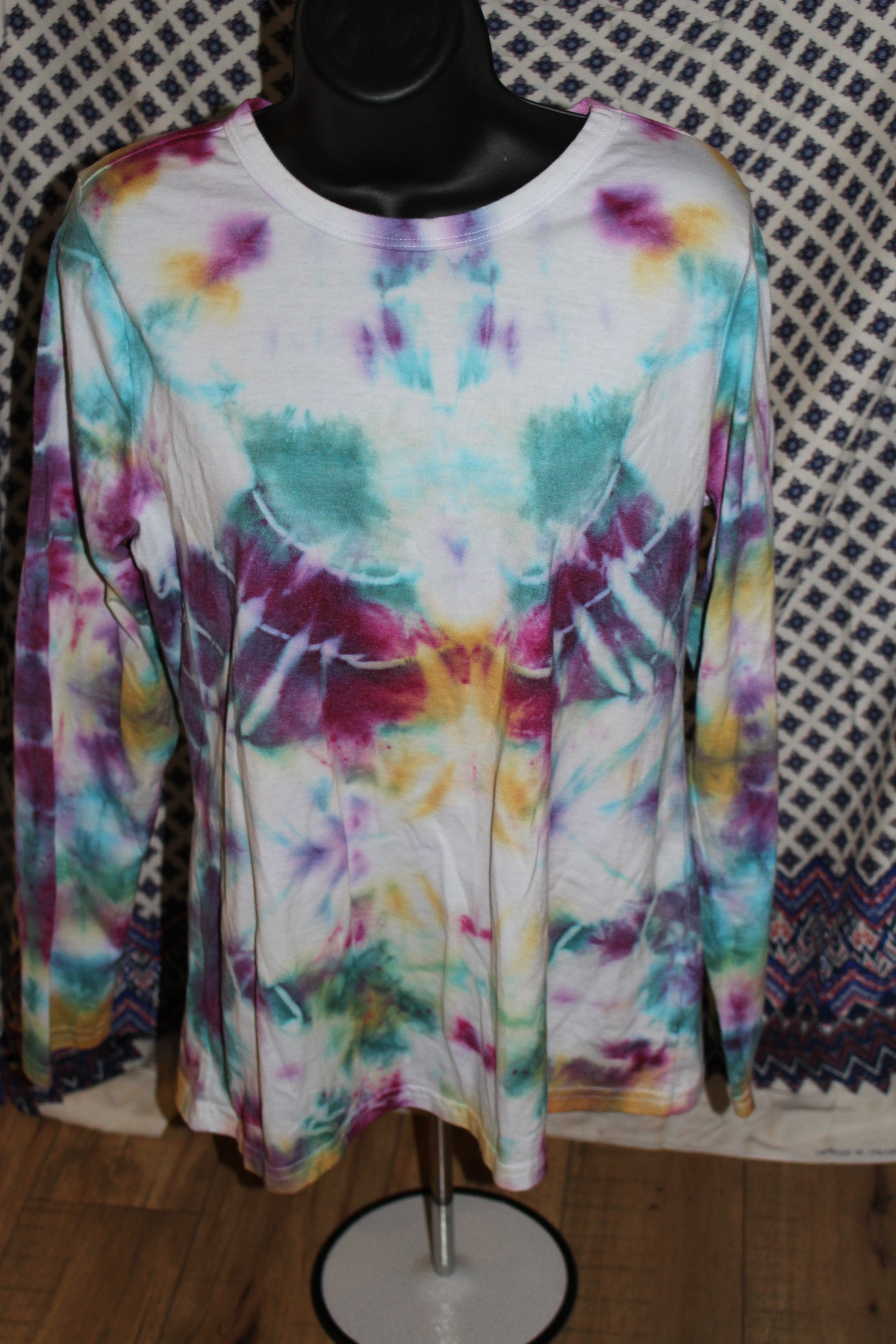 Tie Dye - Women's Large Long Sleeve