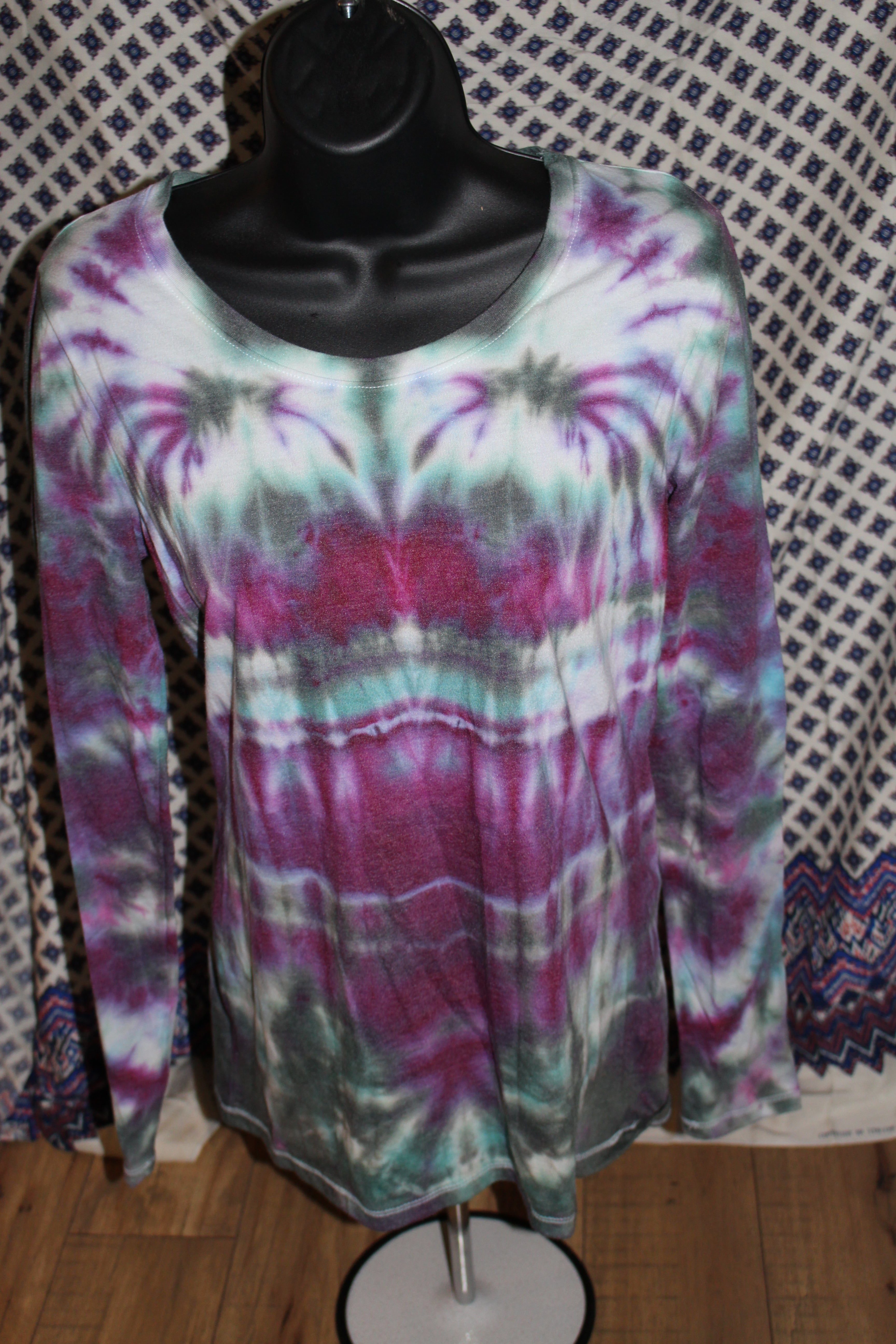 Tie dye - Women's Large Long sleeve