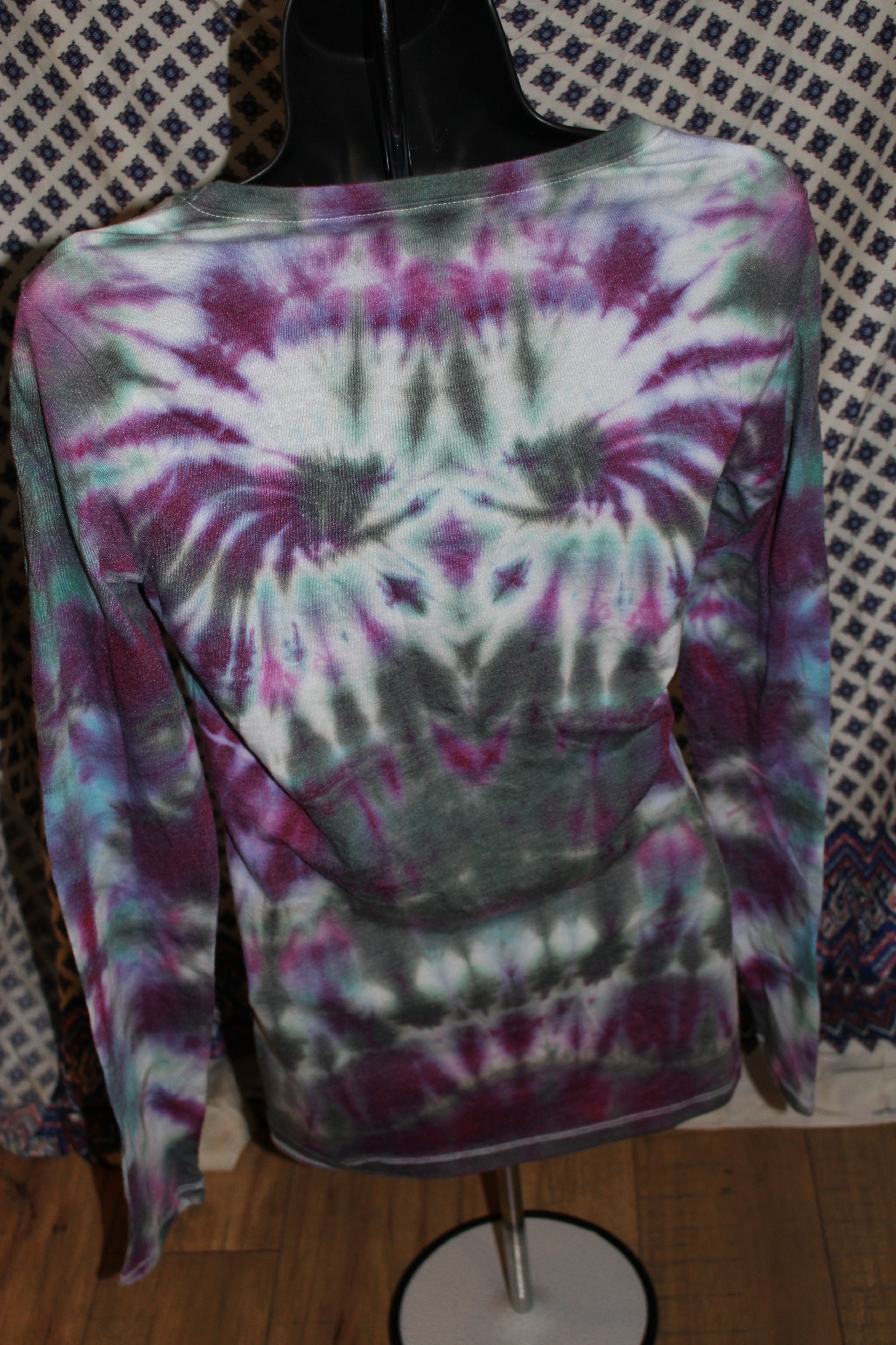 Tie dye - Women's Large Long sleeve