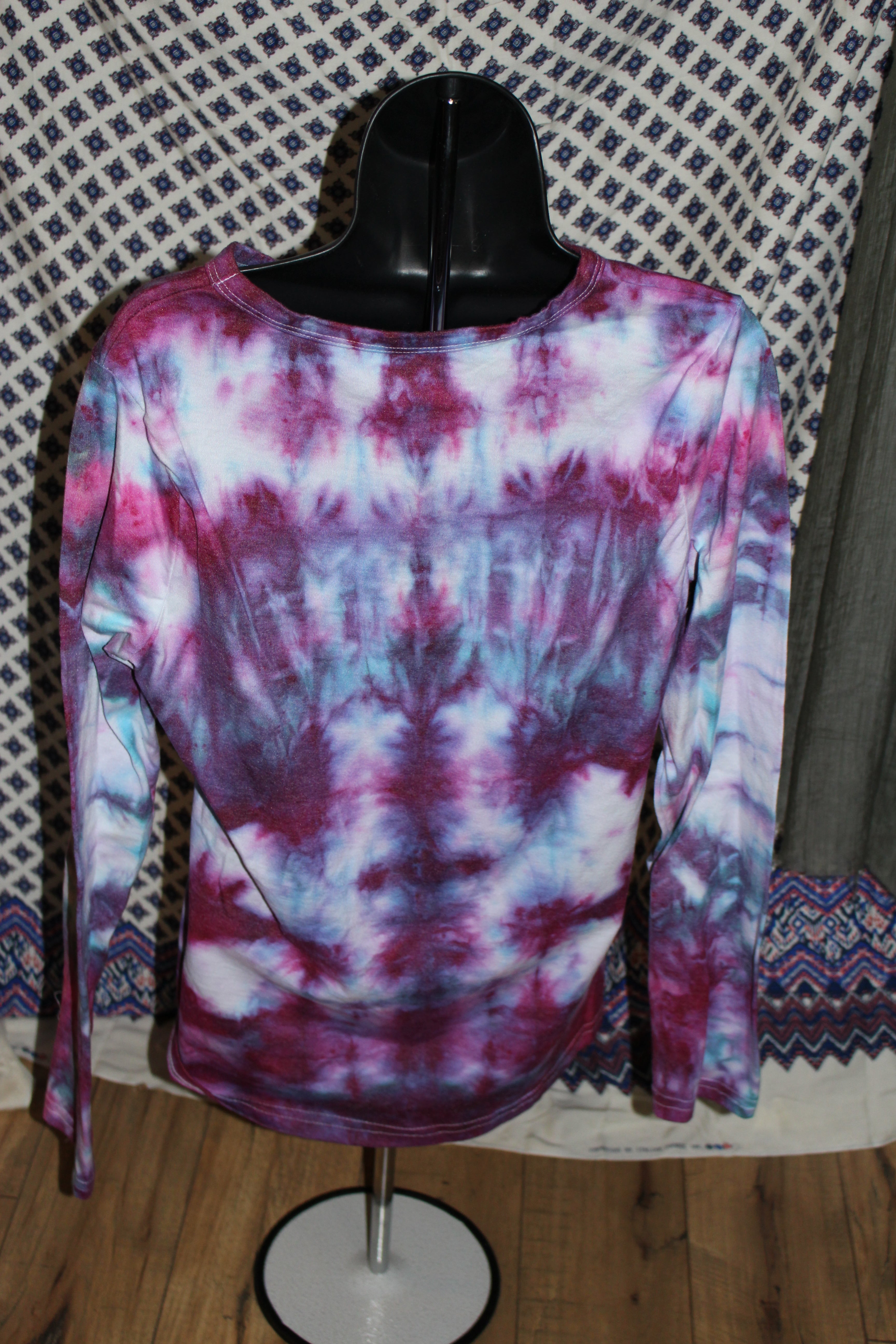 Tie Dye - Long Sleeve Women's Large