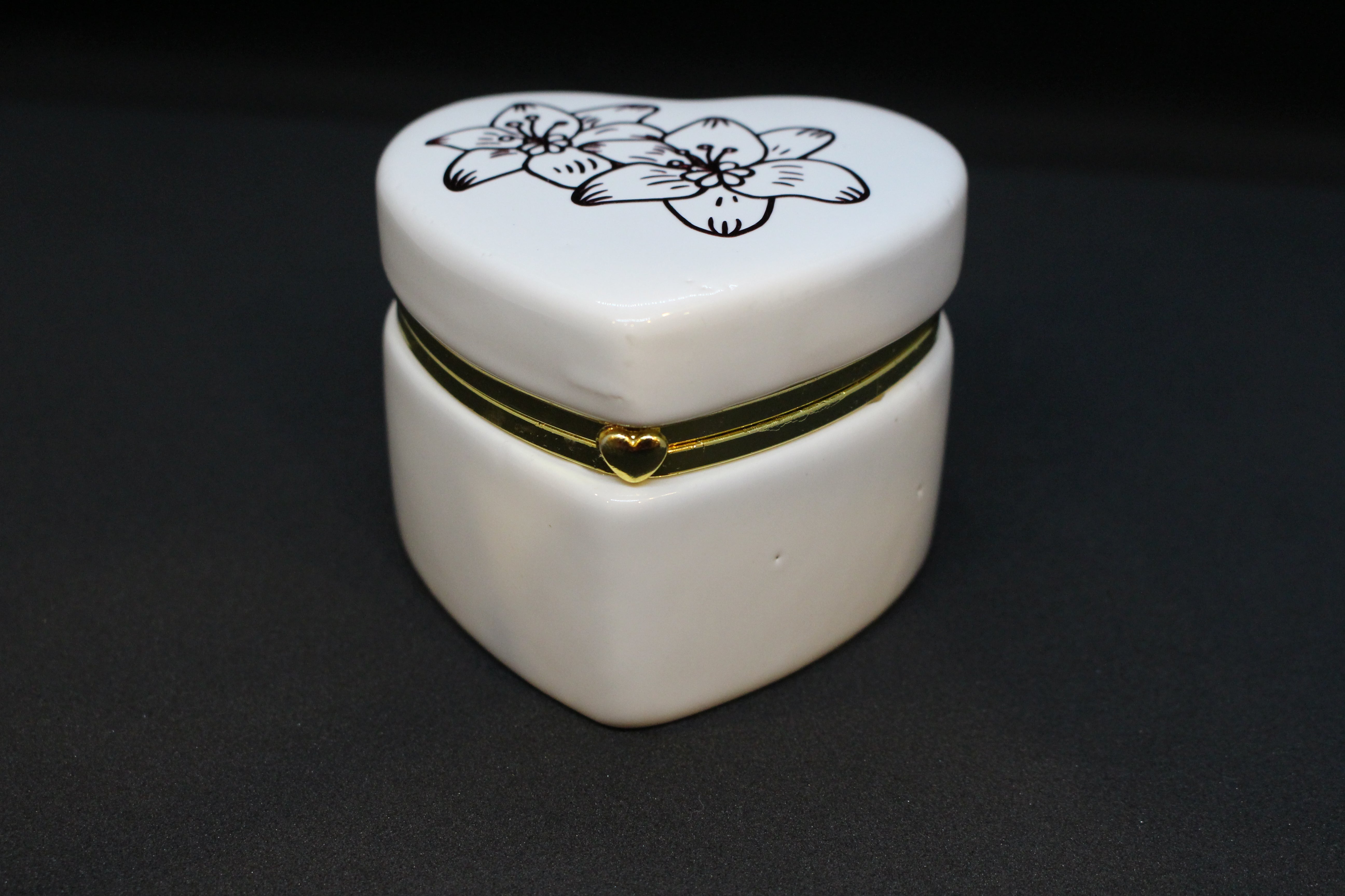 Heart Keep Sake Box - Lily's - White